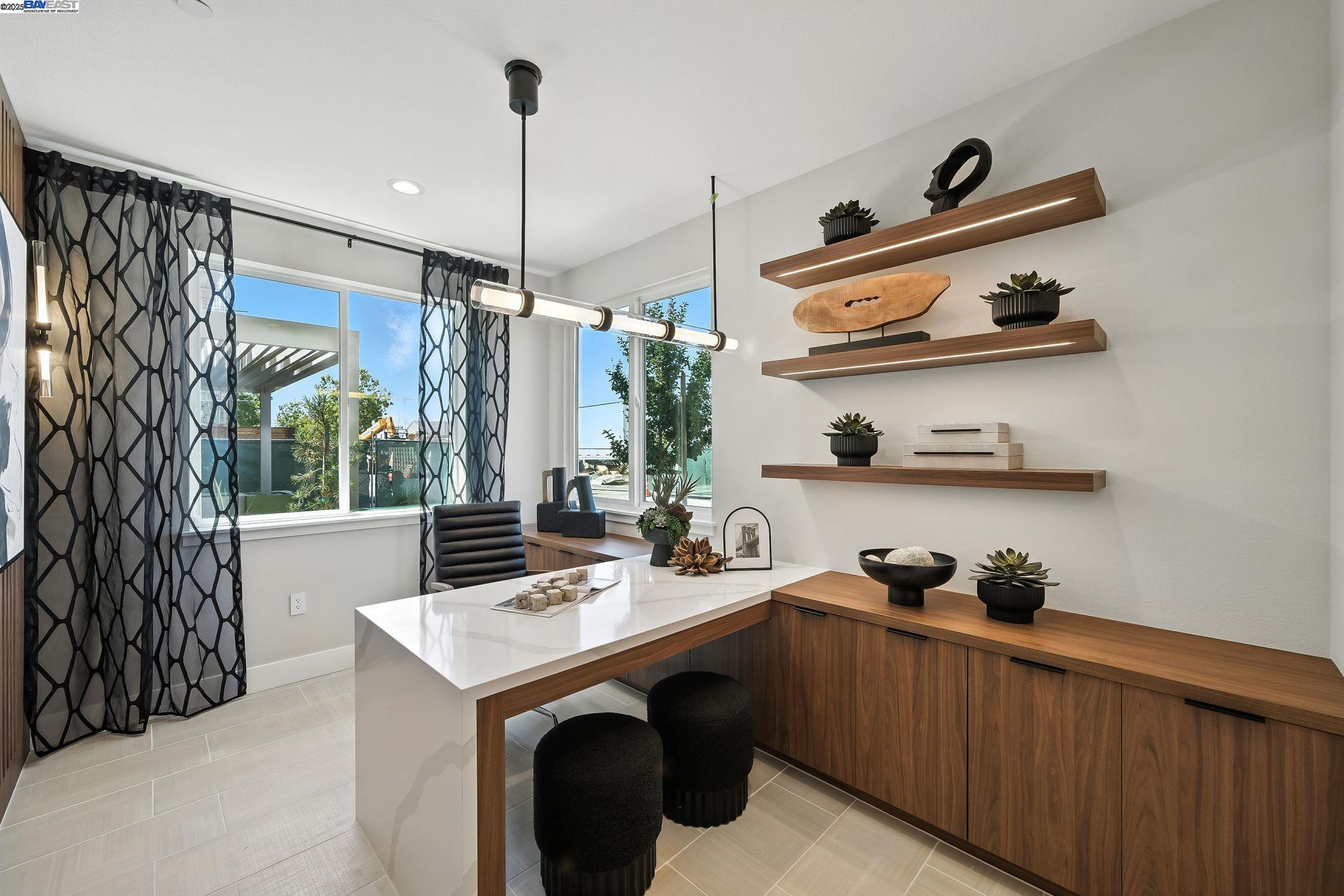 Detail Gallery Image 4 of 35 For 1670 Larkspur Street, Alameda,  CA 94501 - 2 Beds | 3 Baths