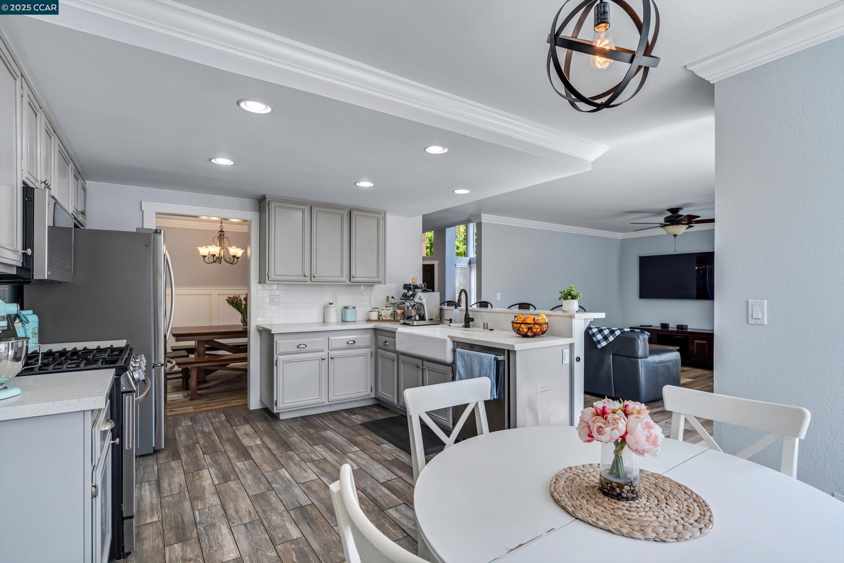 Detail Gallery Image 11 of 33 For 2057 Rapallo Way, Bay Point,  CA 94565 - 4 Beds | 3 Baths
