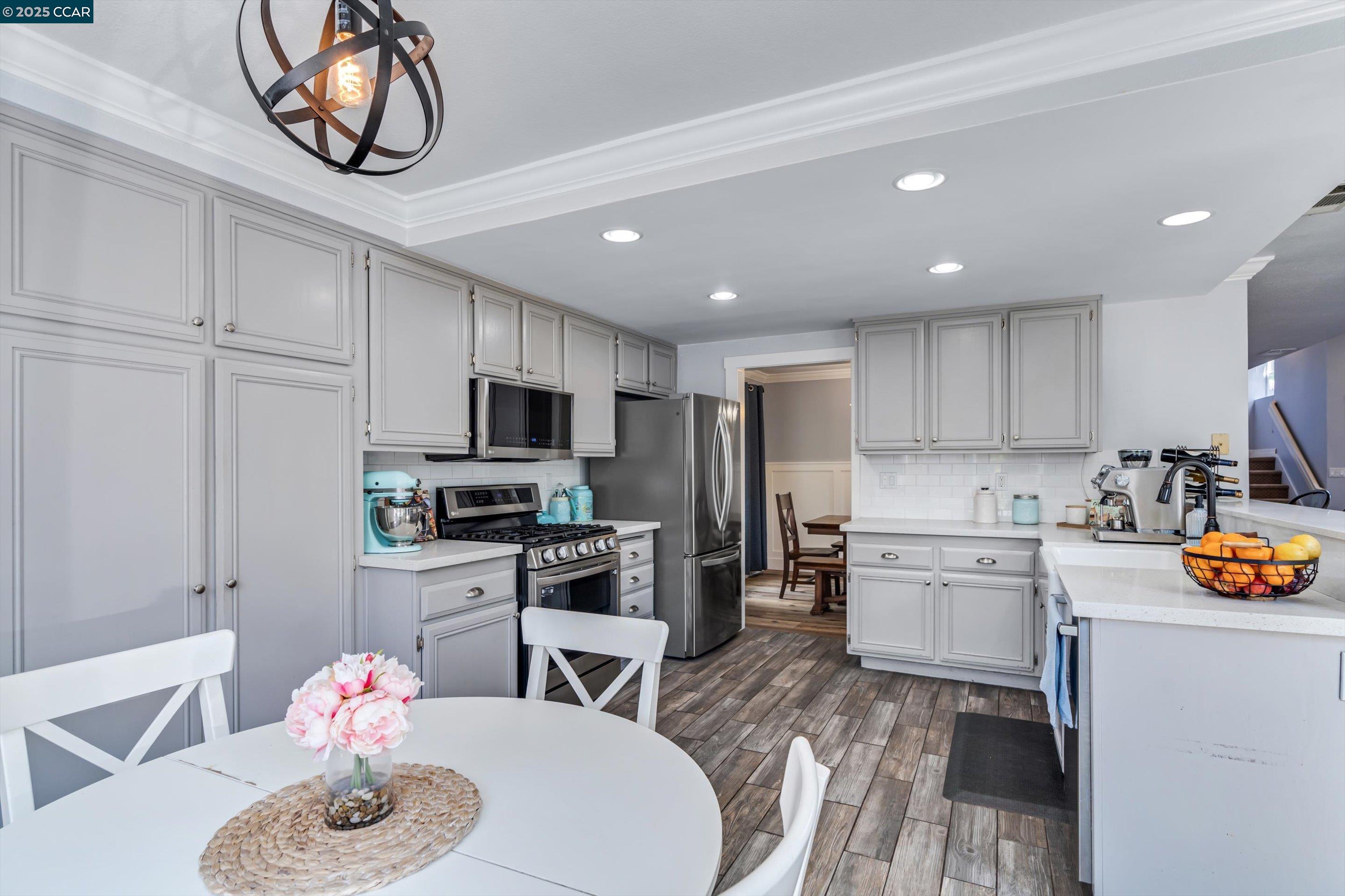 Detail Gallery Image 12 of 33 For 2057 Rapallo Way, Bay Point,  CA 94565 - 4 Beds | 3 Baths