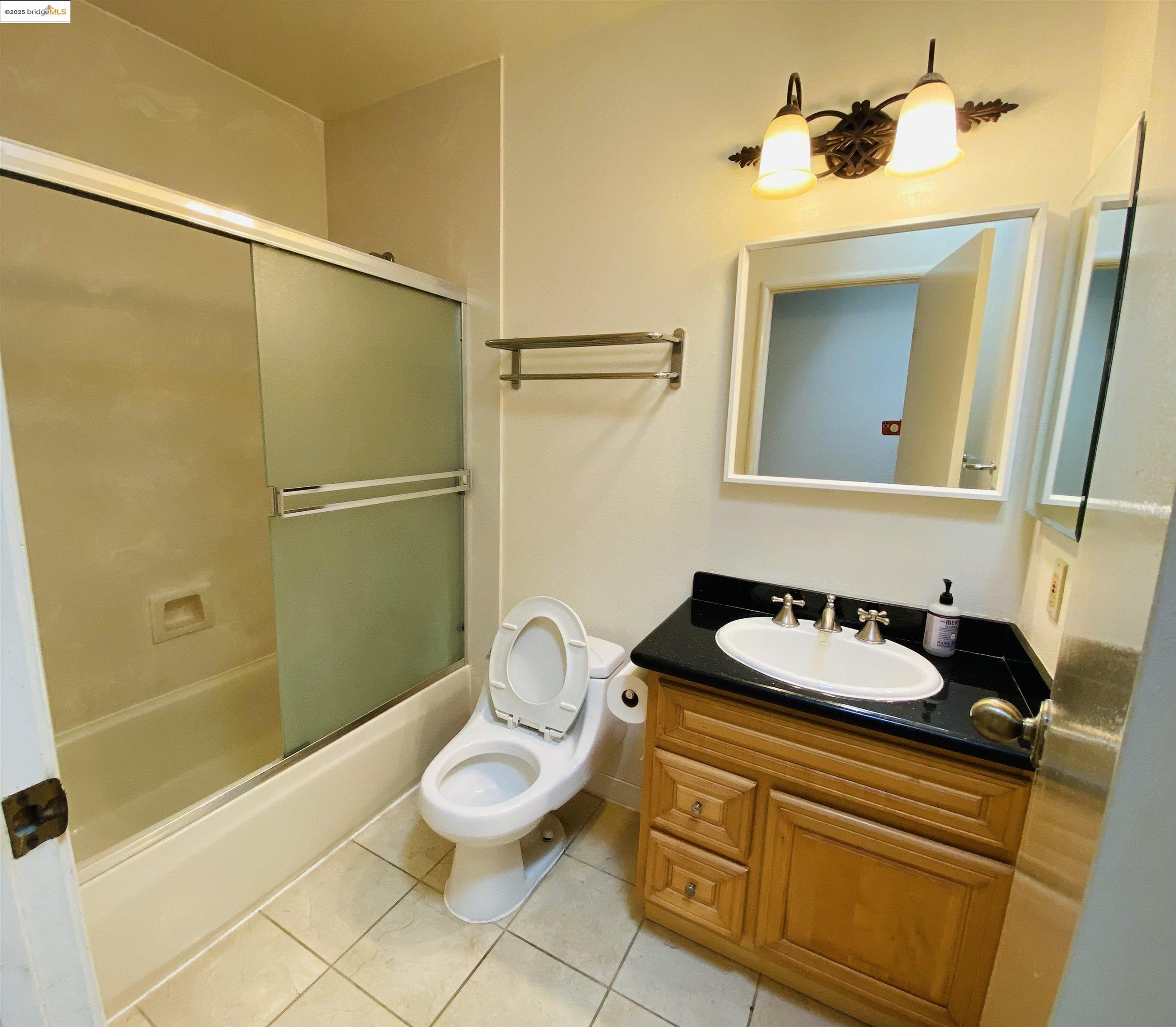 Detail Gallery Image 11 of 17 For 3540 Deer Hill Rd, Lafayette,  CA 94549 - 3 Beds | 2 Baths