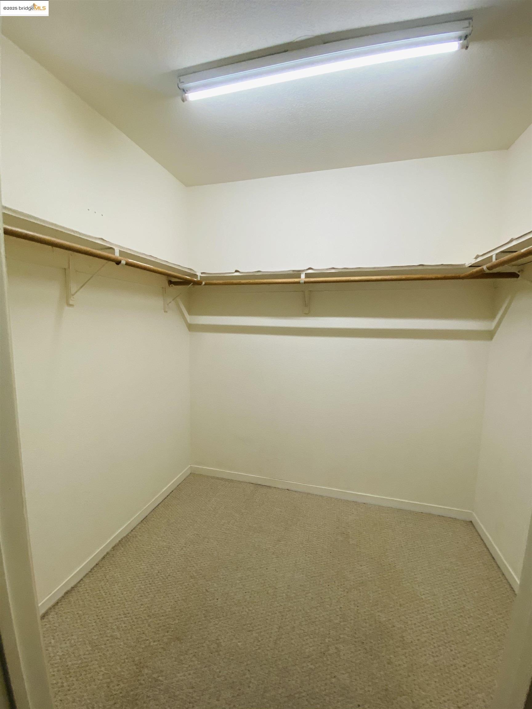 Detail Gallery Image 13 of 17 For 3540 Deer Hill Rd, Lafayette,  CA 94549 - 3 Beds | 2 Baths