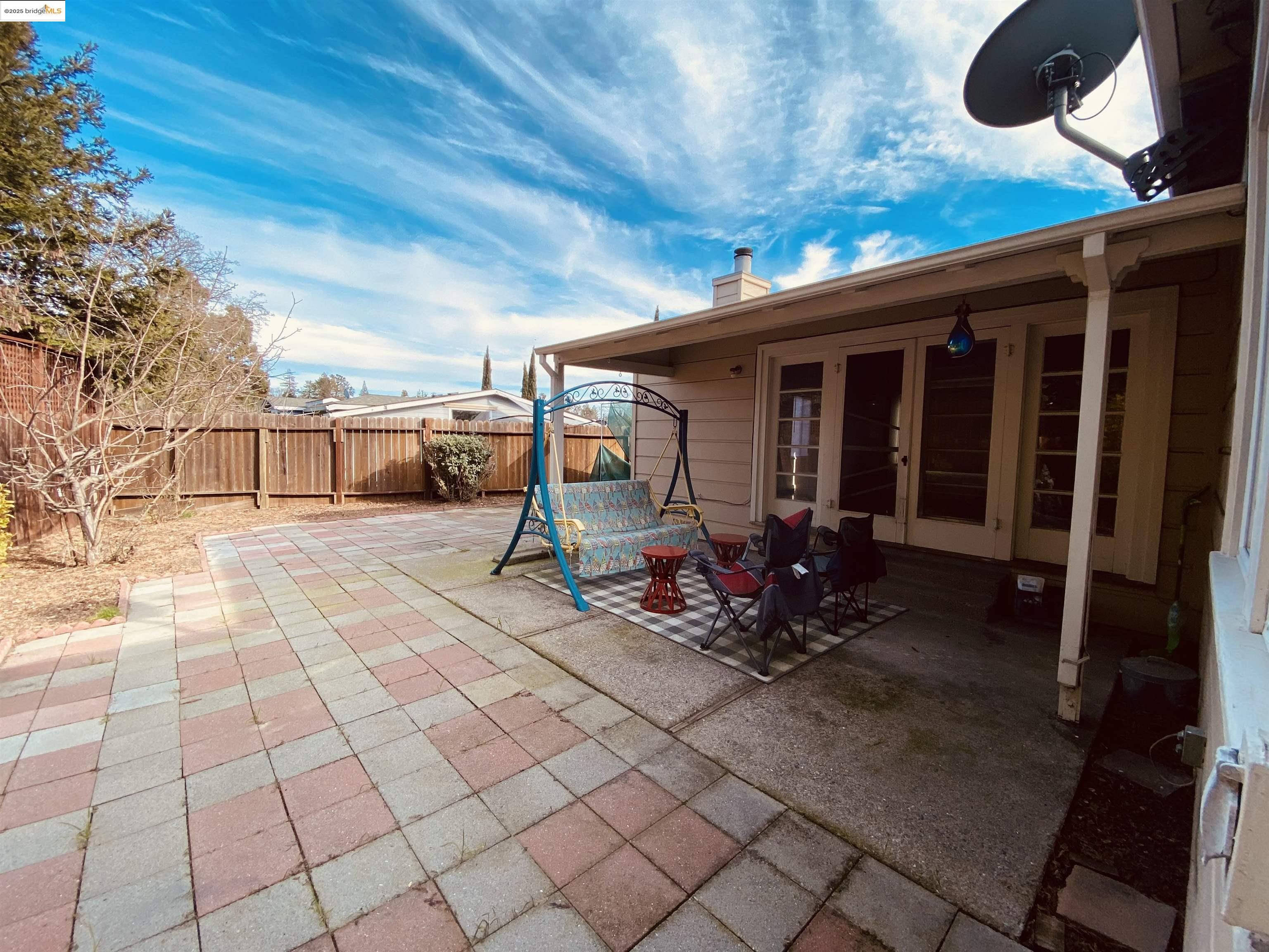 Detail Gallery Image 15 of 17 For 3540 Deer Hill Rd, Lafayette,  CA 94549 - 3 Beds | 2 Baths