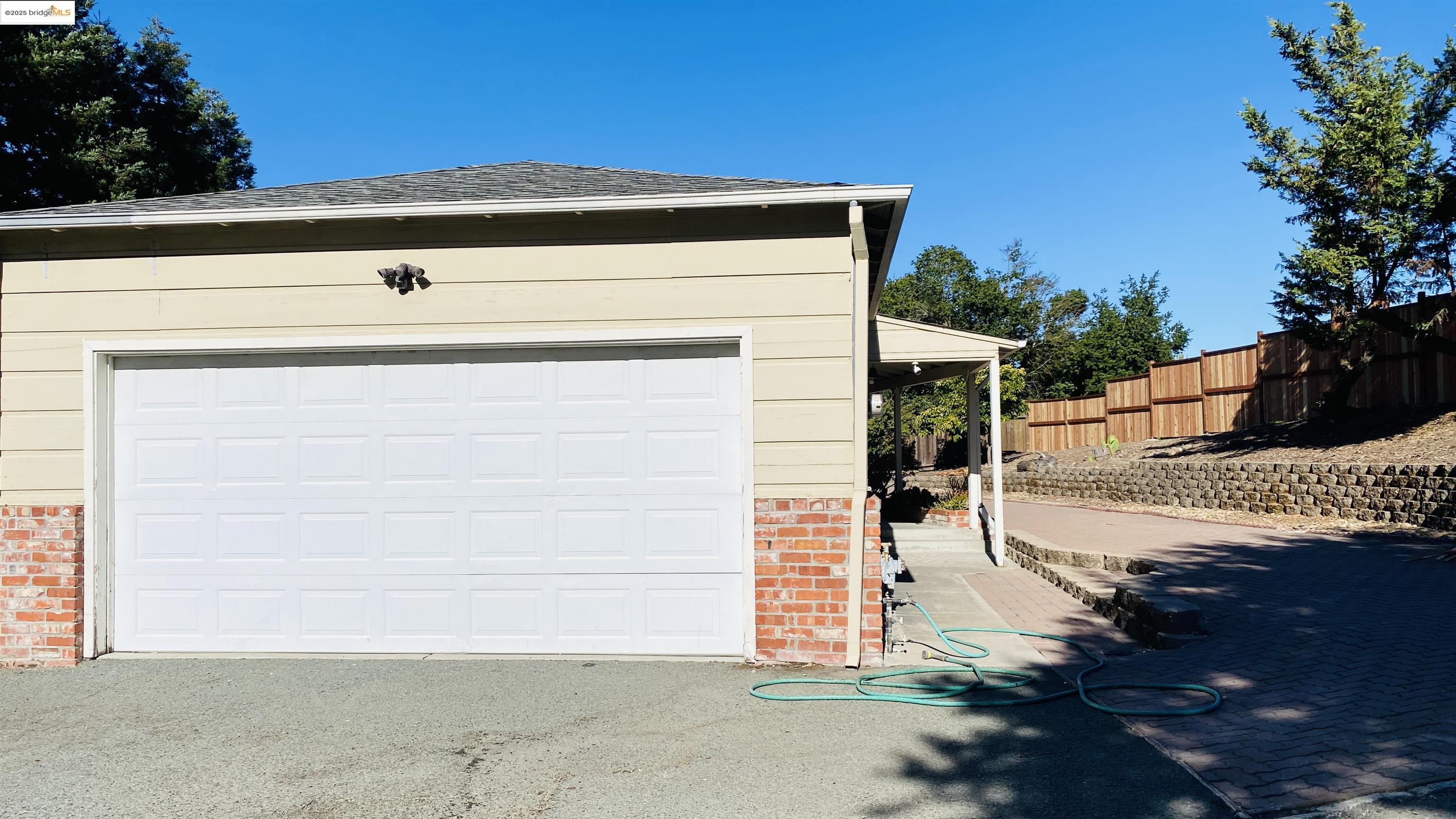 Detail Gallery Image 6 of 20 For 3540 Deer Hill Rd, Lafayette,  CA 94549 - 3 Beds | 2 Baths