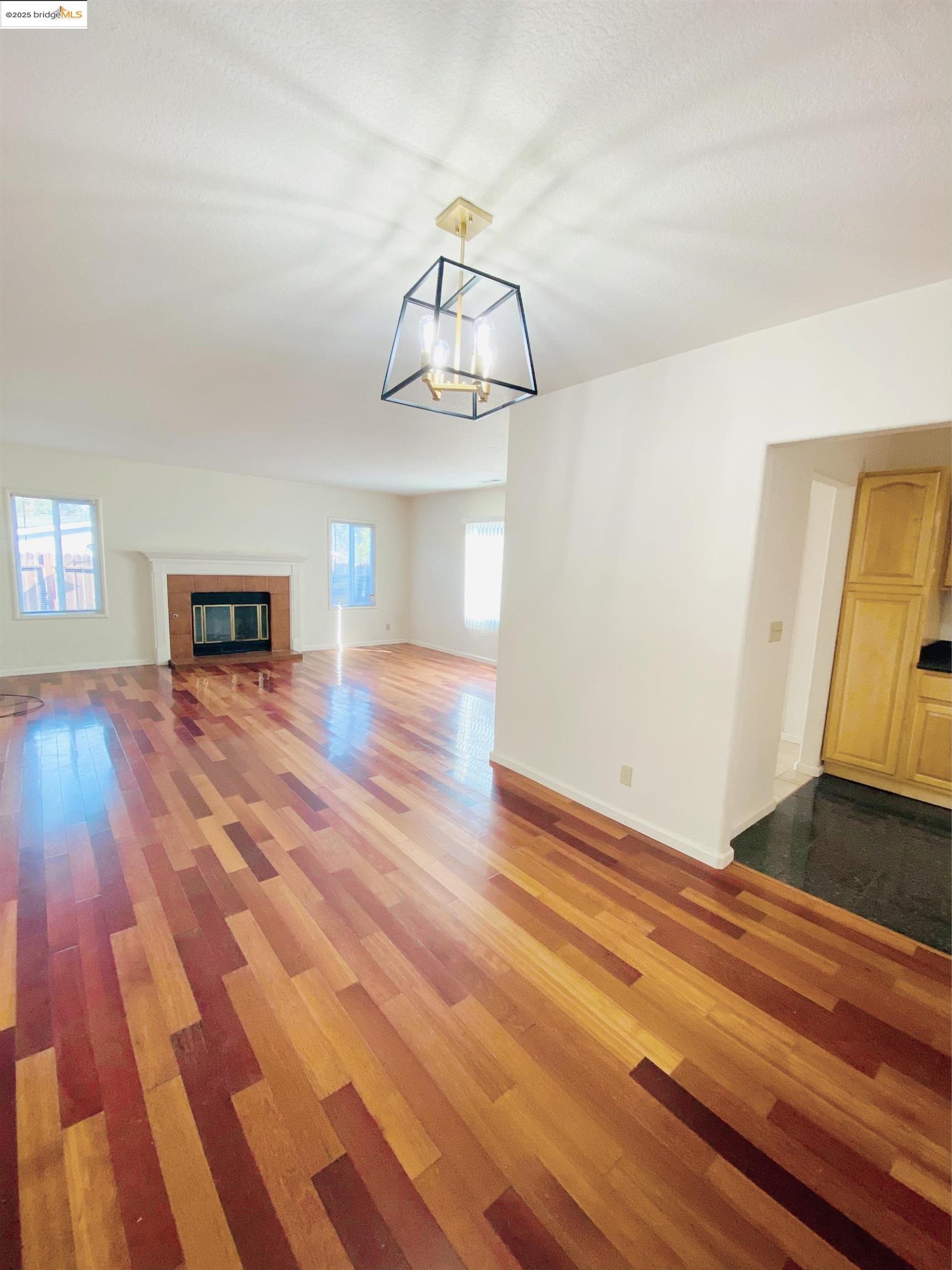 Detail Gallery Image 7 of 17 For 3540 Deer Hill Rd, Lafayette,  CA 94549 - 3 Beds | 2 Baths
