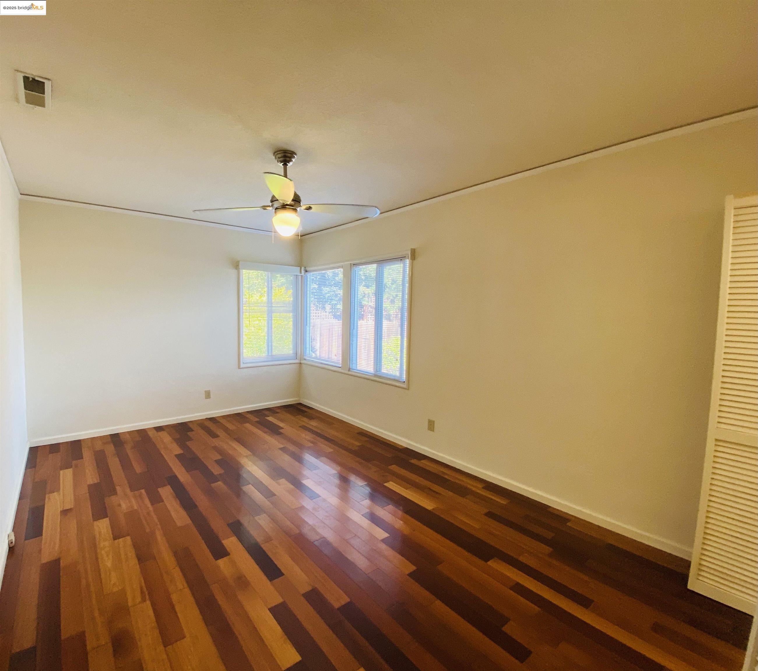 Detail Gallery Image 8 of 17 For 3540 Deer Hill Rd, Lafayette,  CA 94549 - 3 Beds | 2 Baths
