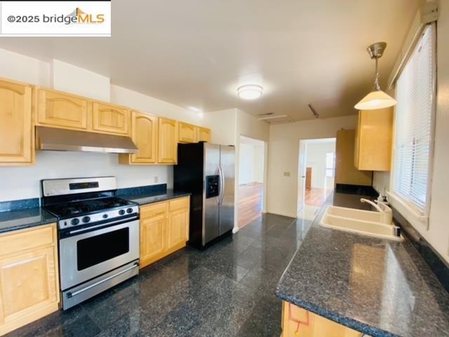 Detail Gallery Image 9 of 20 For 3540 Deer Hill Rd, Lafayette,  CA 94549 - 3 Beds | 2 Baths