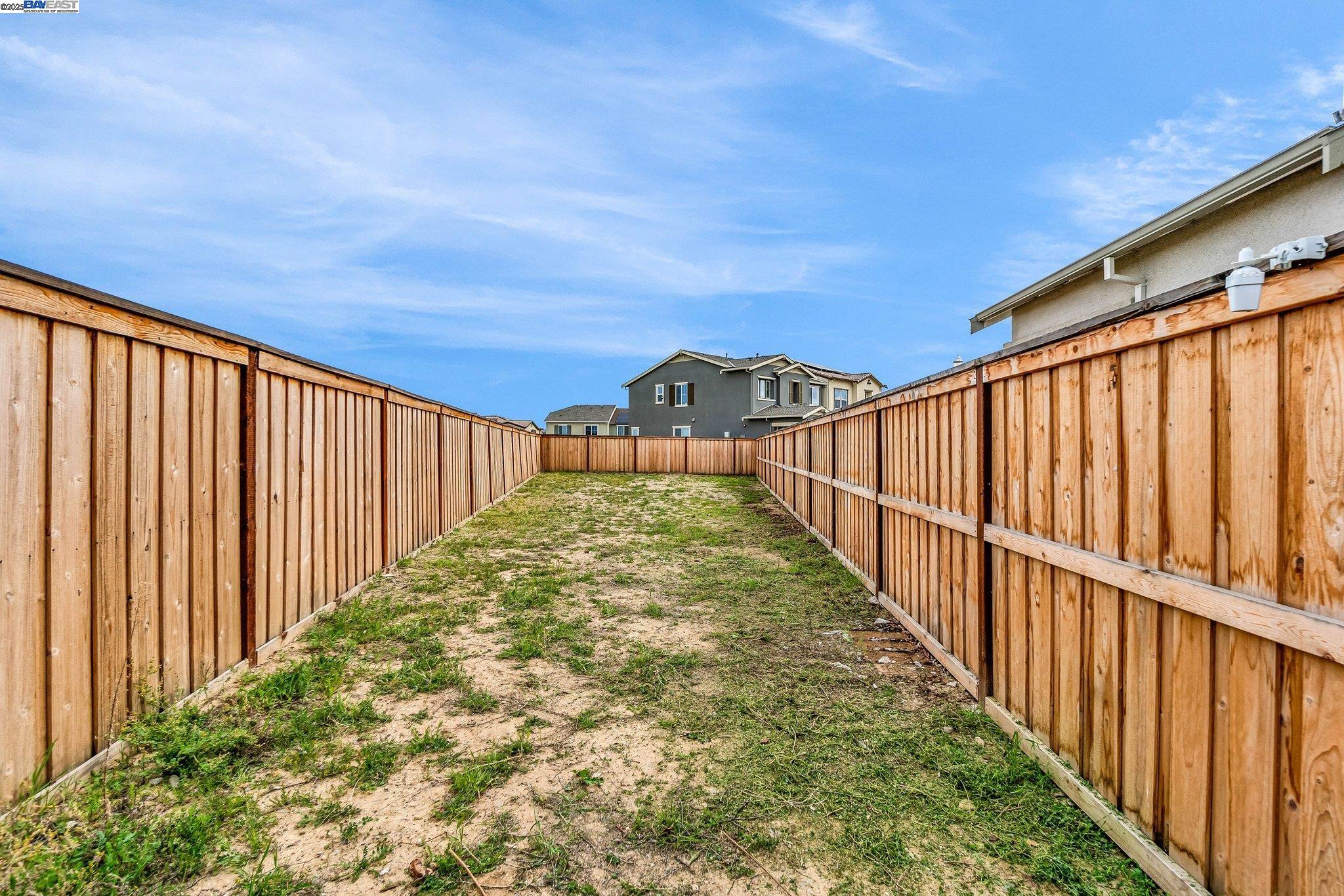 Detail Gallery Image 21 of 33 For 5796 Markham Ct, Tracy,  CA 95377 - 4 Beds | 3 Baths