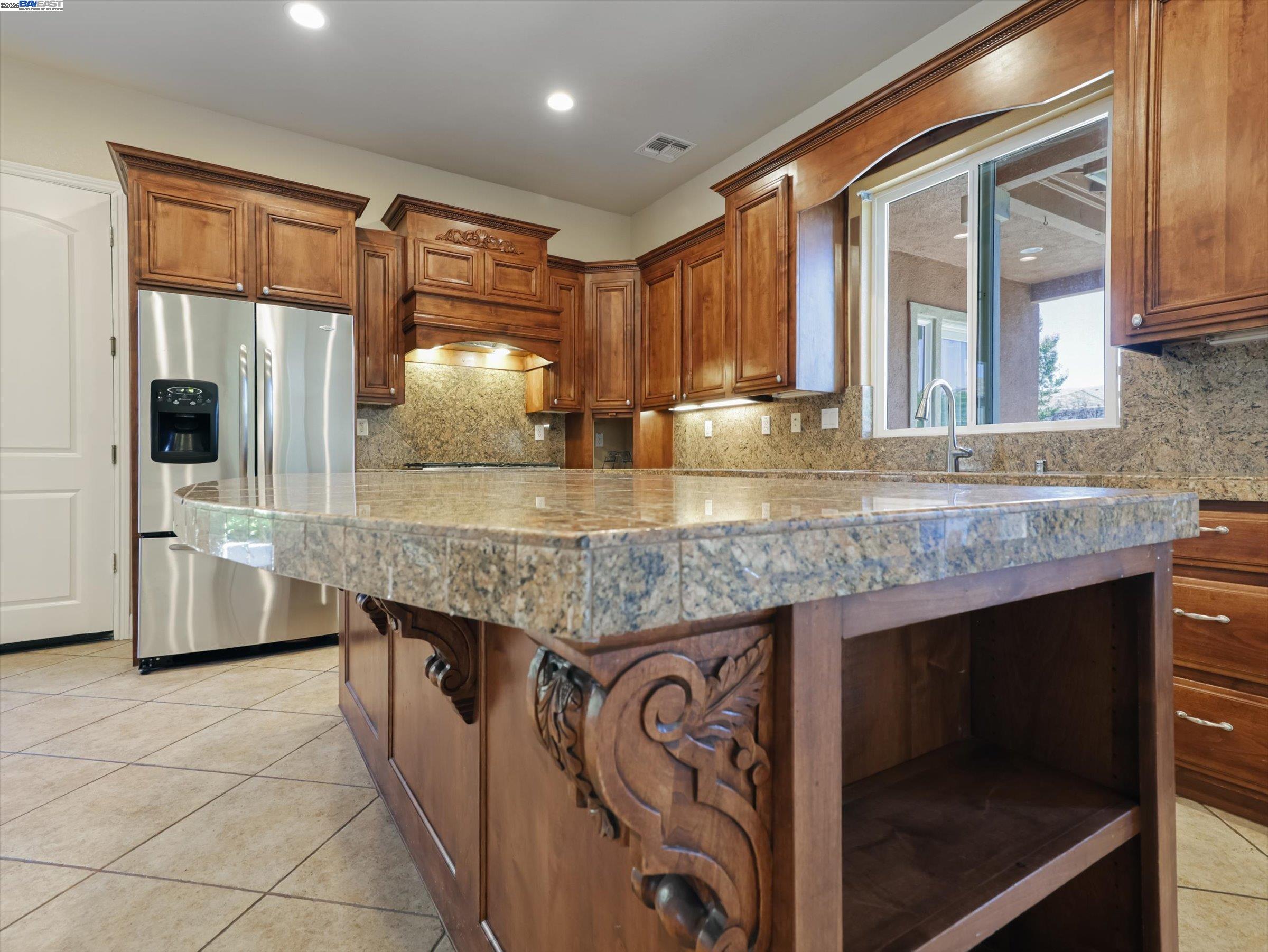 Detail Gallery Image 14 of 54 For 9216 Hallmark Pl, Vallejo,  CA 94591 - 5 Beds | 5 Baths