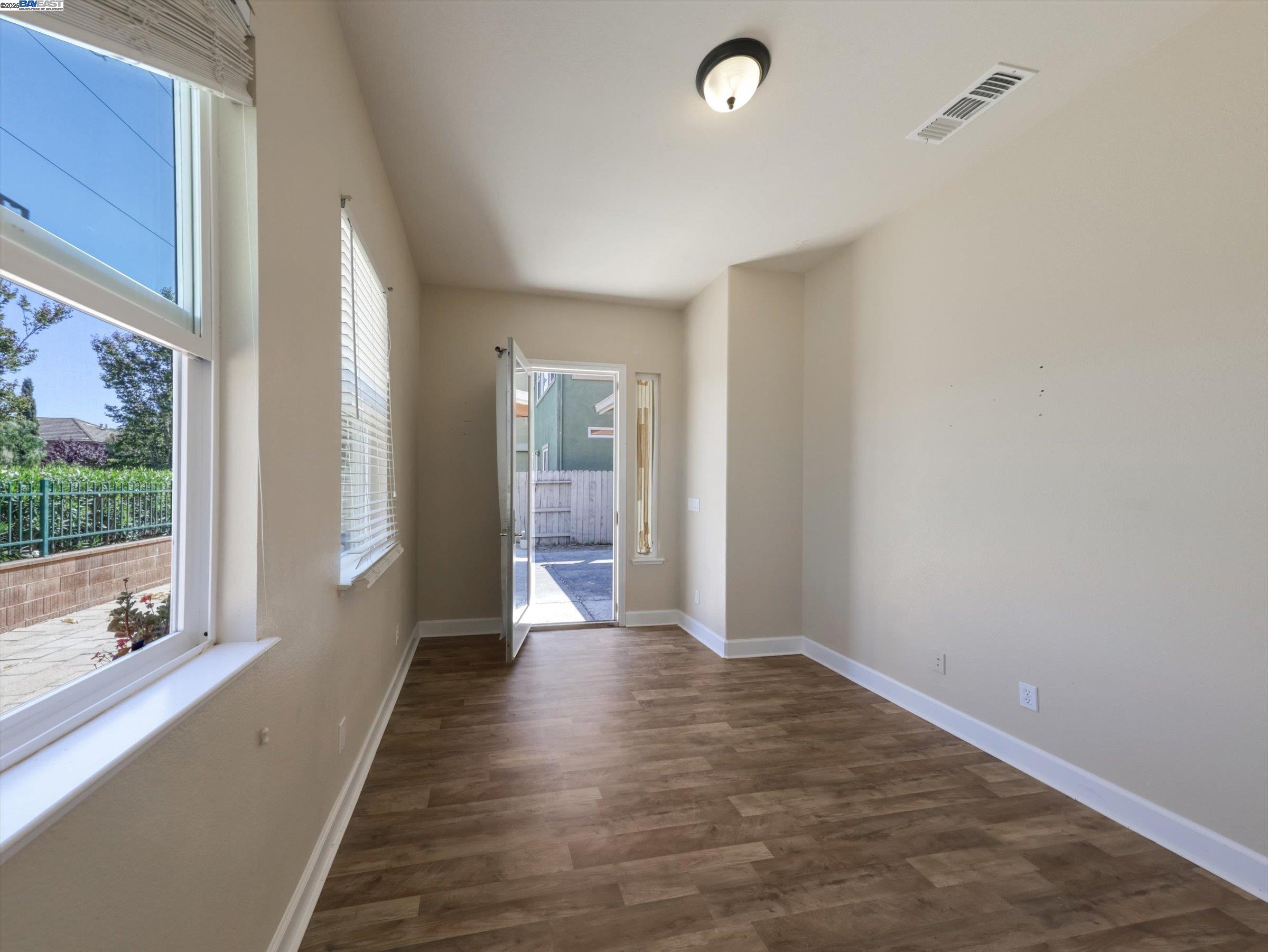 Detail Gallery Image 17 of 54 For 9216 Hallmark Pl, Vallejo,  CA 94591 - 5 Beds | 5 Baths