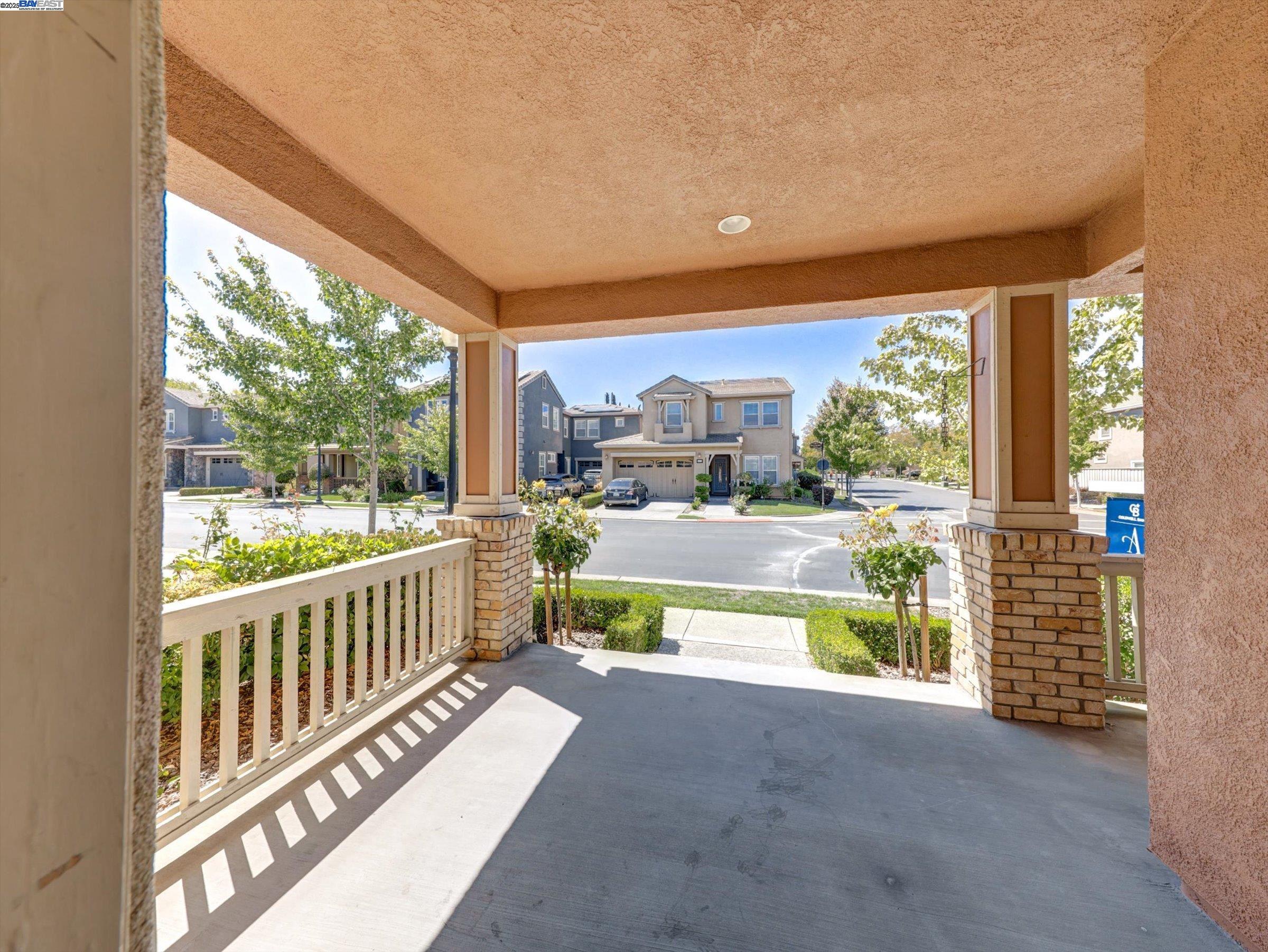 Detail Gallery Image 5 of 54 For 9216 Hallmark Pl, Vallejo,  CA 94591 - 5 Beds | 5 Baths