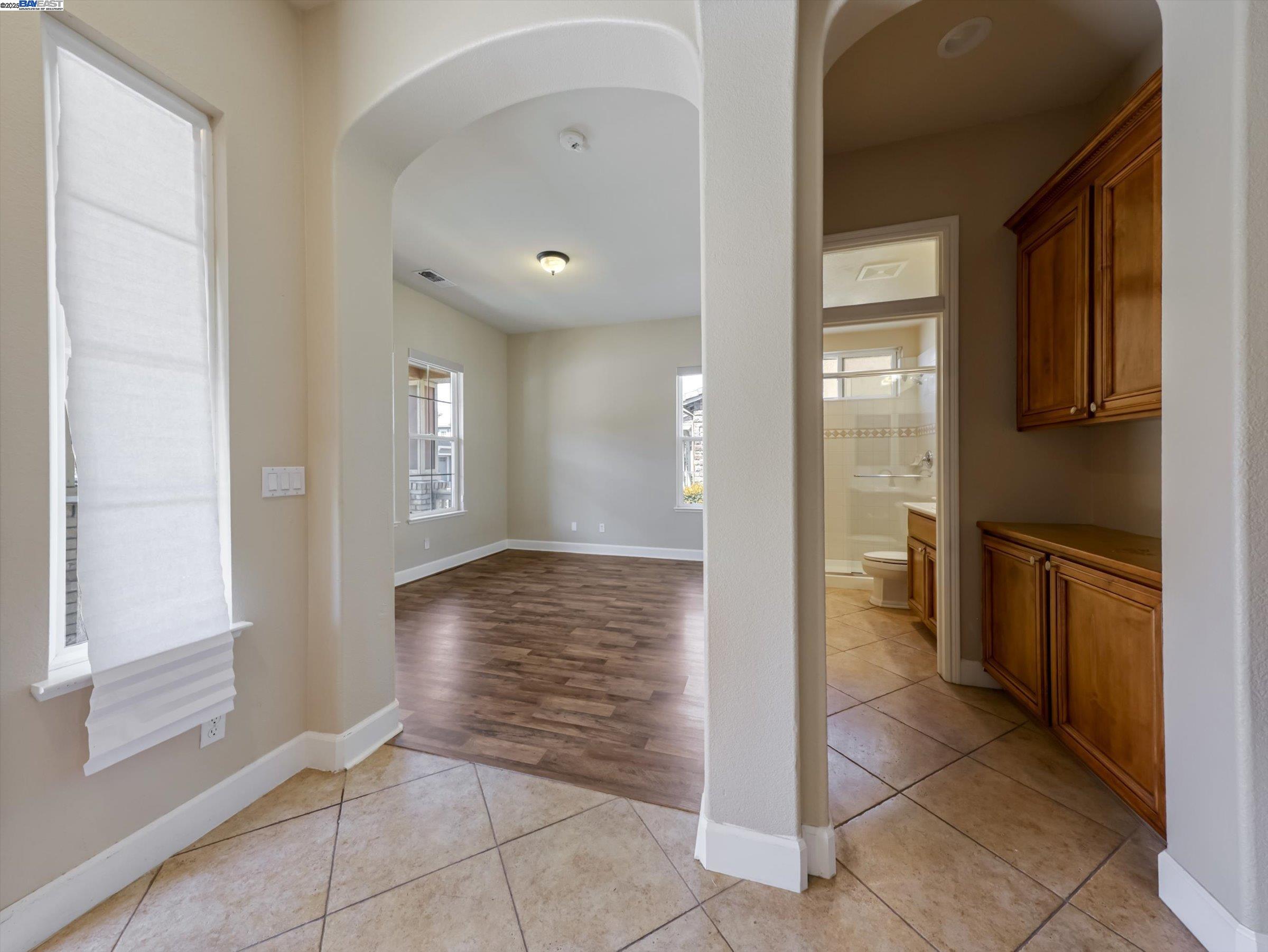 Detail Gallery Image 8 of 54 For 9216 Hallmark Pl, Vallejo,  CA 94591 - 5 Beds | 5 Baths