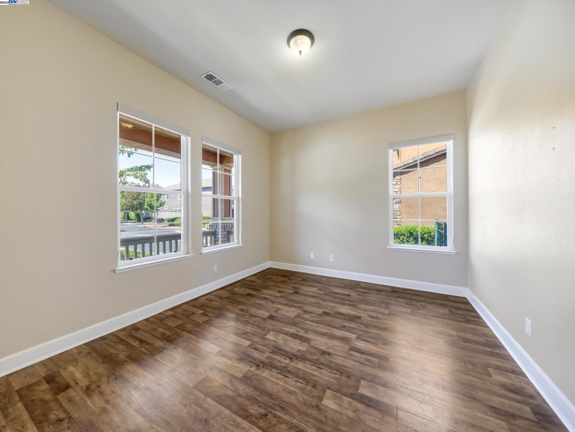 Detail Gallery Image 9 of 54 For 9216 Hallmark Pl, Vallejo,  CA 94591 - 5 Beds | 5 Baths