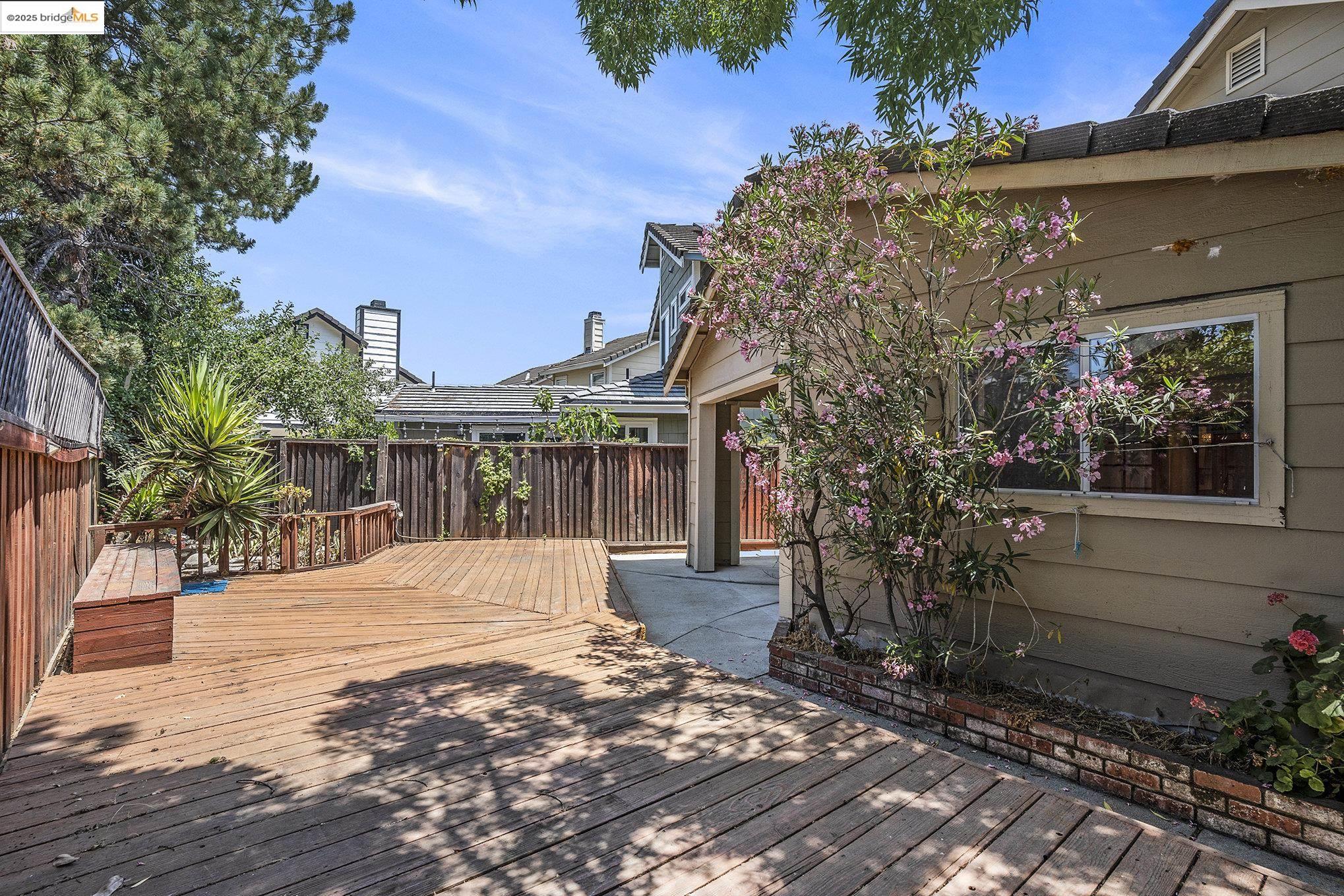 Detail Gallery Image 17 of 19 For 3025 Badger Dr, Pleasanton,  CA 94566 - 3 Beds | 2/1 Baths