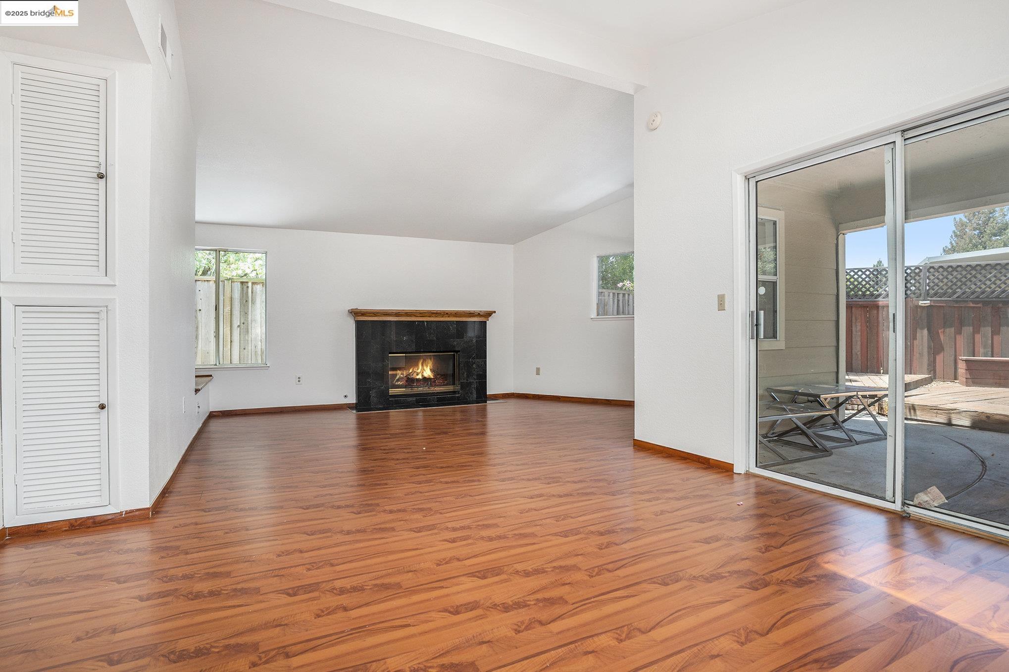 Detail Gallery Image 7 of 19 For 3025 Badger Dr, Pleasanton,  CA 94566 - 3 Beds | 2/1 Baths