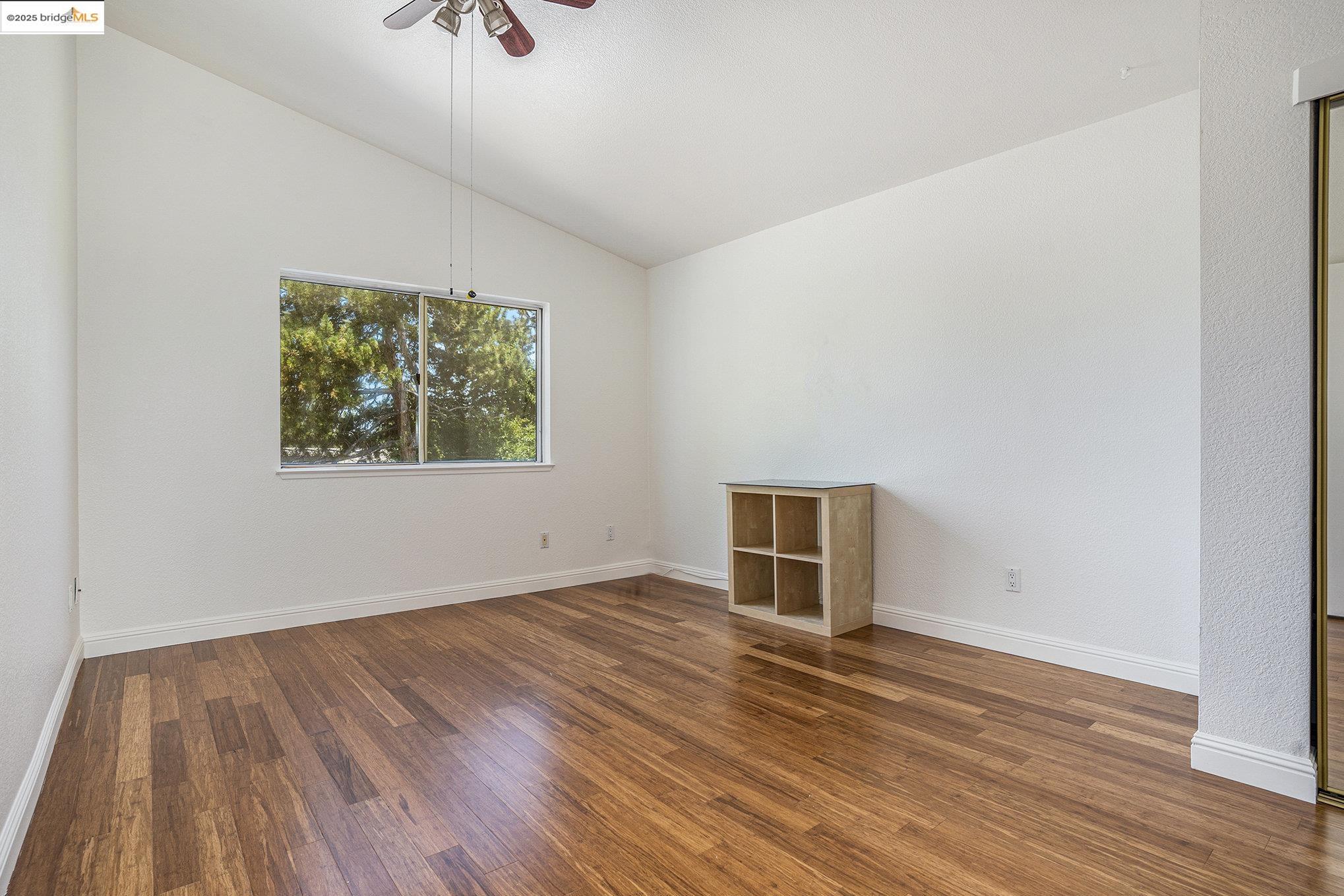 Detail Gallery Image 10 of 19 For 3025 Badger Dr, Pleasanton,  CA 94566 - 3 Beds | 2/1 Baths