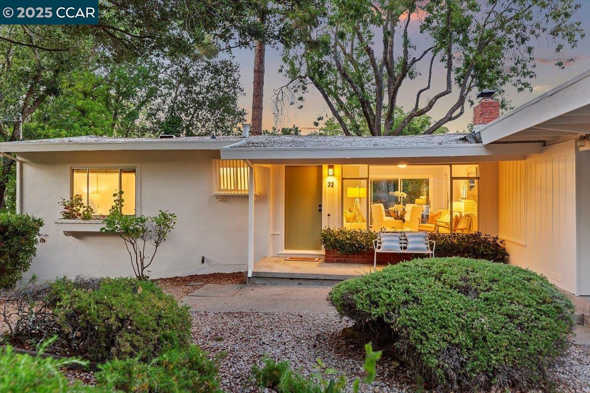 Detail Gallery Image 2 of 50 For 32 California Ave, Orinda,  CA 94563 - 3 Beds | 1/1 Baths