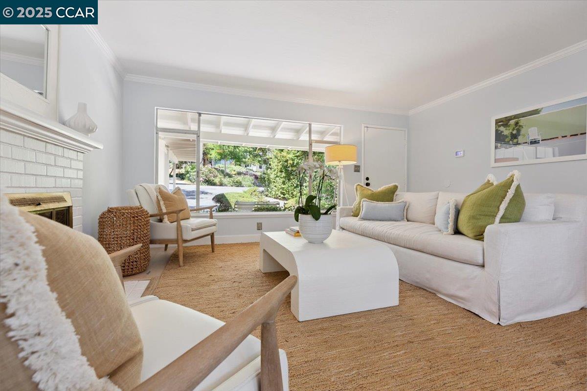 Detail Gallery Image 11 of 50 For 32 California Ave, Orinda,  CA 94563 - 3 Beds | 1/1 Baths