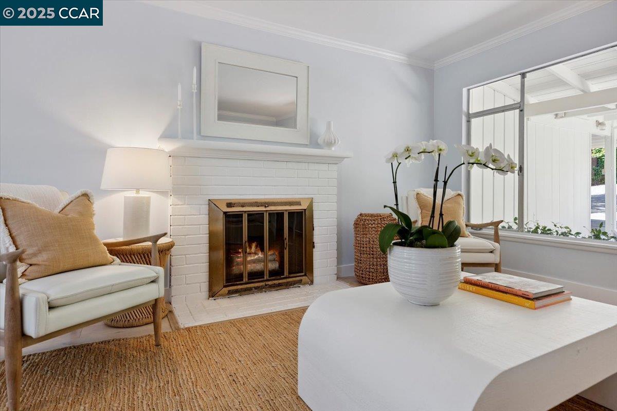 Detail Gallery Image 14 of 50 For 32 California Ave, Orinda,  CA 94563 - 3 Beds | 1/1 Baths
