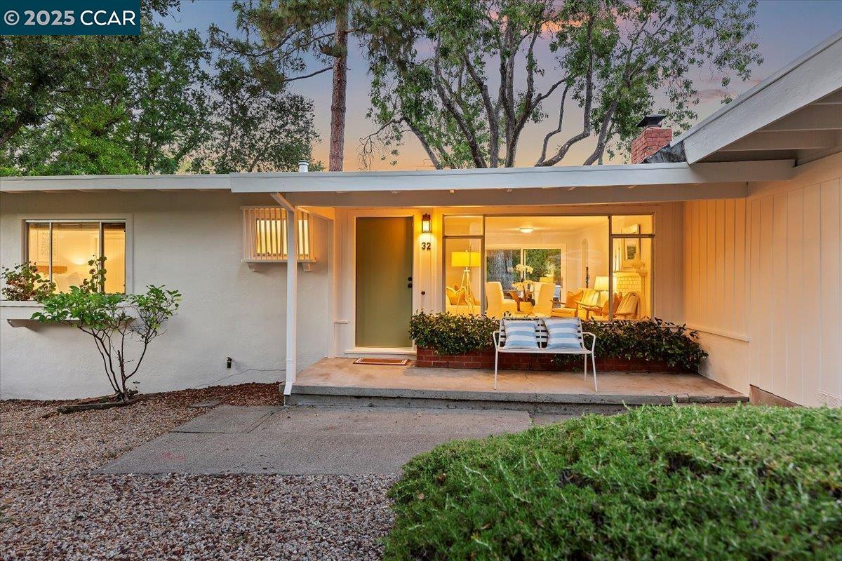 Detail Gallery Image 3 of 50 For 32 California Ave, Orinda,  CA 94563 - 3 Beds | 1/1 Baths