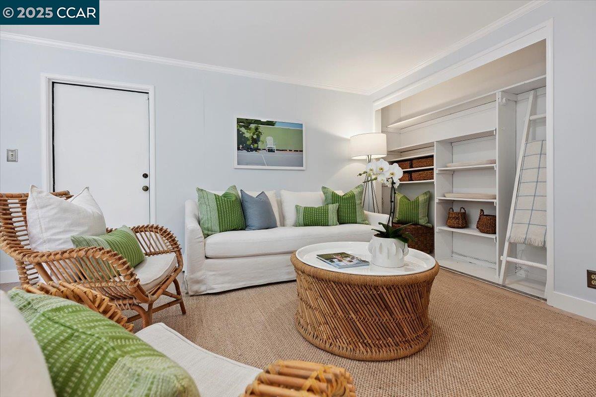 Detail Gallery Image 30 of 50 For 32 California Ave, Orinda,  CA 94563 - 3 Beds | 1/1 Baths