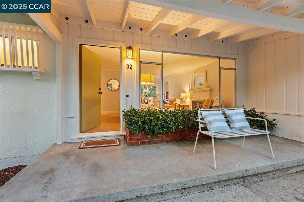 Detail Gallery Image 4 of 50 For 32 California Ave, Orinda,  CA 94563 - 3 Beds | 1/1 Baths