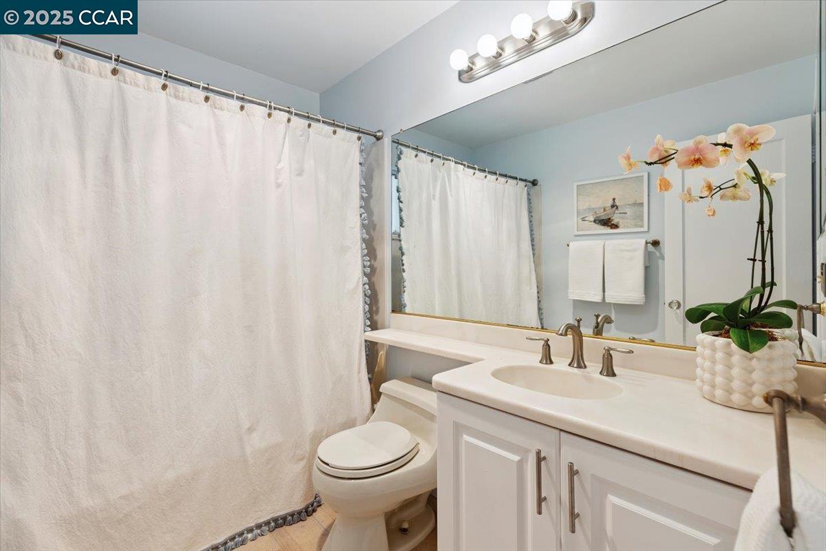 Detail Gallery Image 34 of 50 For 32 California Ave, Orinda,  CA 94563 - 3 Beds | 1/1 Baths
