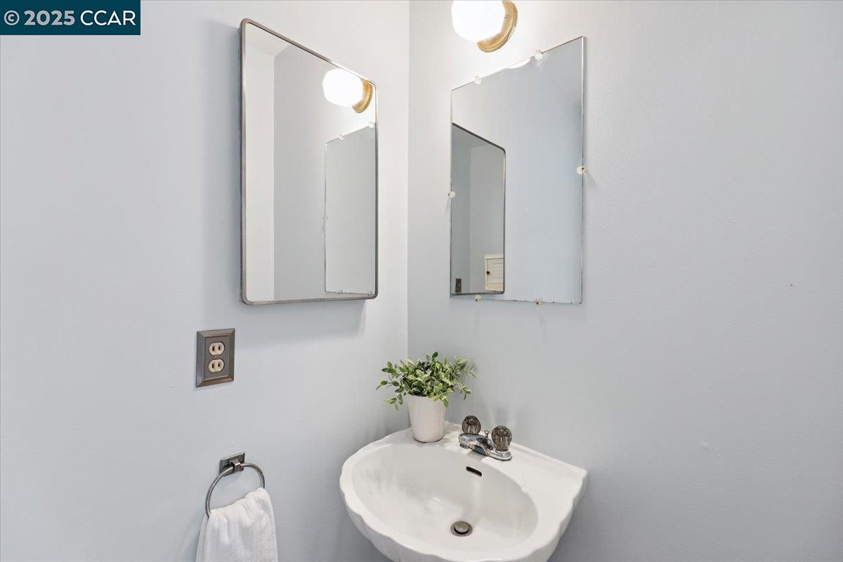 Detail Gallery Image 39 of 50 For 32 California Ave, Orinda,  CA 94563 - 3 Beds | 1/1 Baths