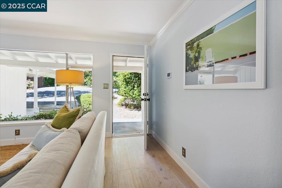 Detail Gallery Image 8 of 50 For 32 California Ave, Orinda,  CA 94563 - 3 Beds | 1/1 Baths