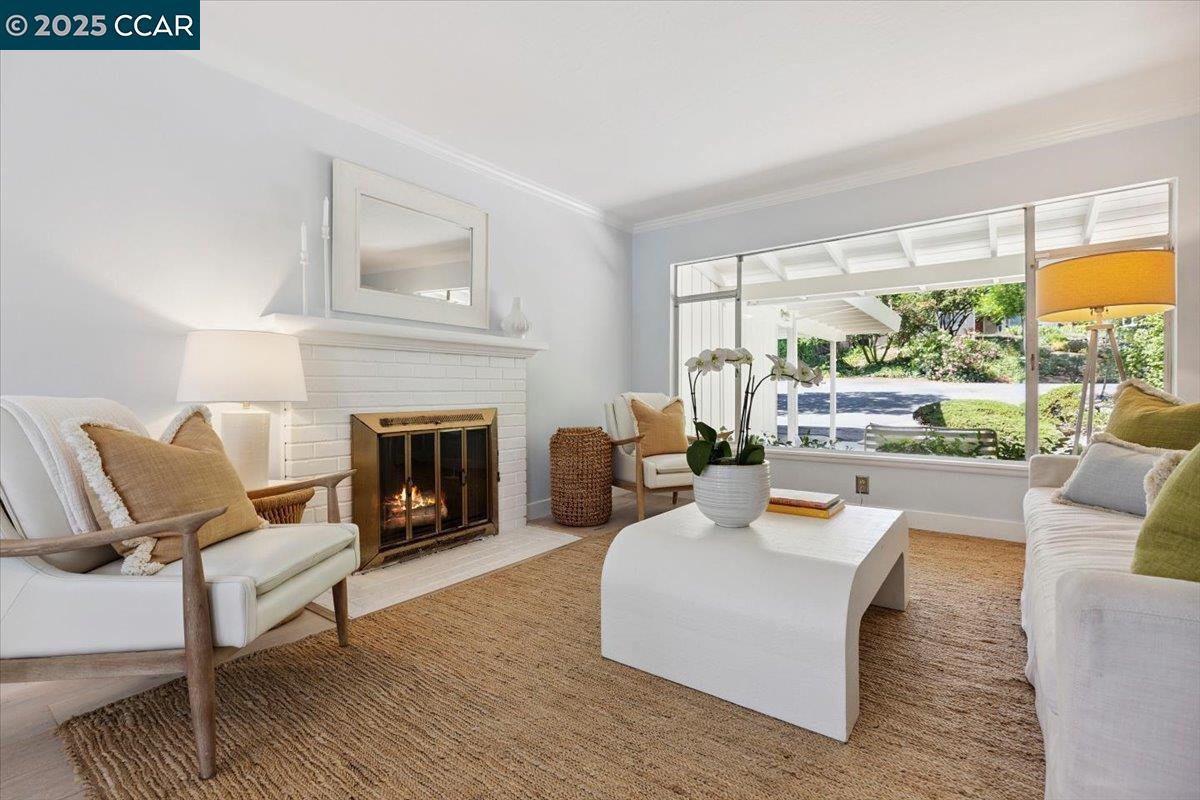 Detail Gallery Image 10 of 50 For 32 California Ave, Orinda,  CA 94563 - 3 Beds | 1/1 Baths