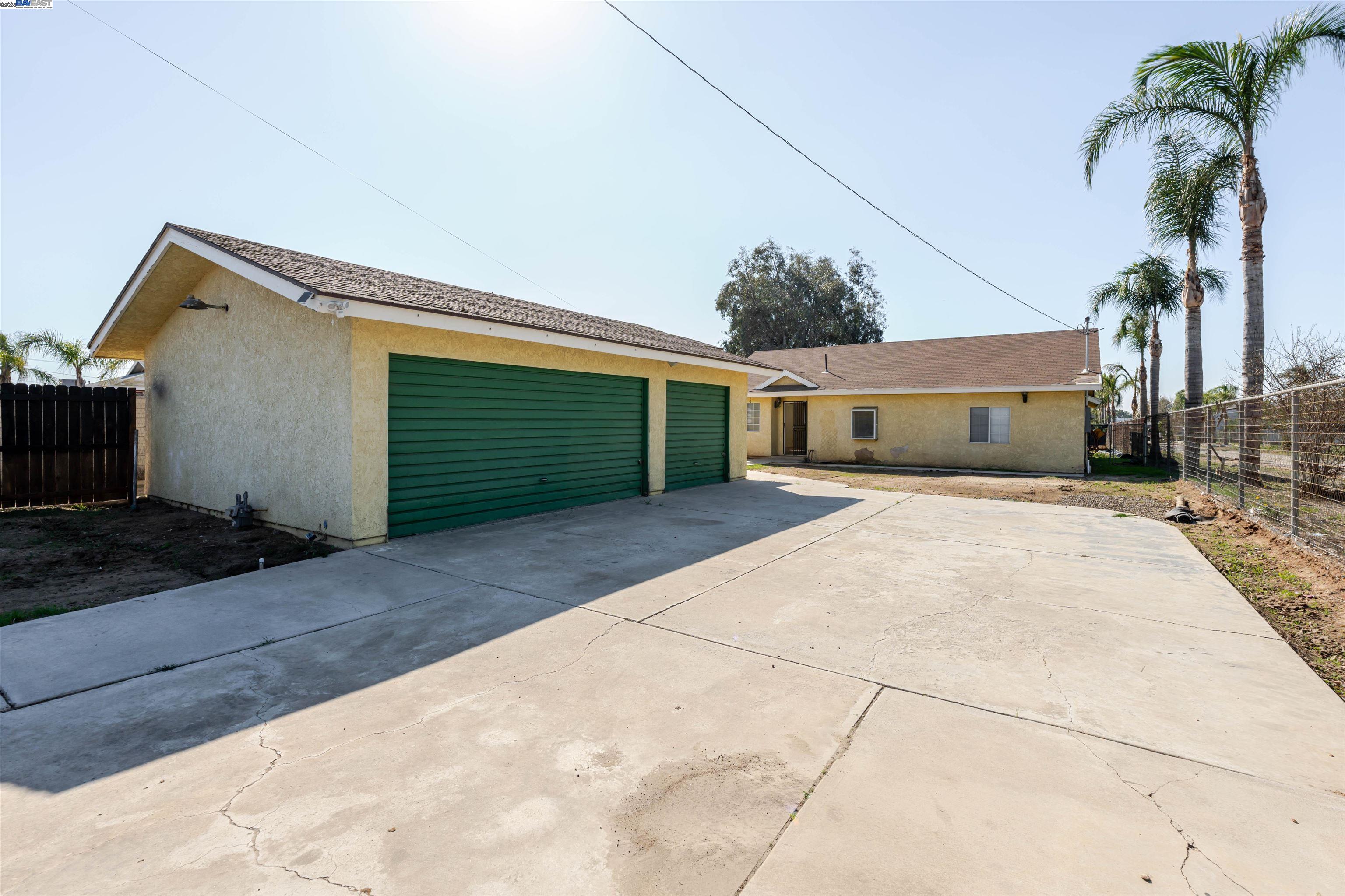 Detail Gallery Image 1 of 1 For 6125 Ridgeview Ave, Jurupa Valley,  CA 91752 - 3 Beds | 2 Baths