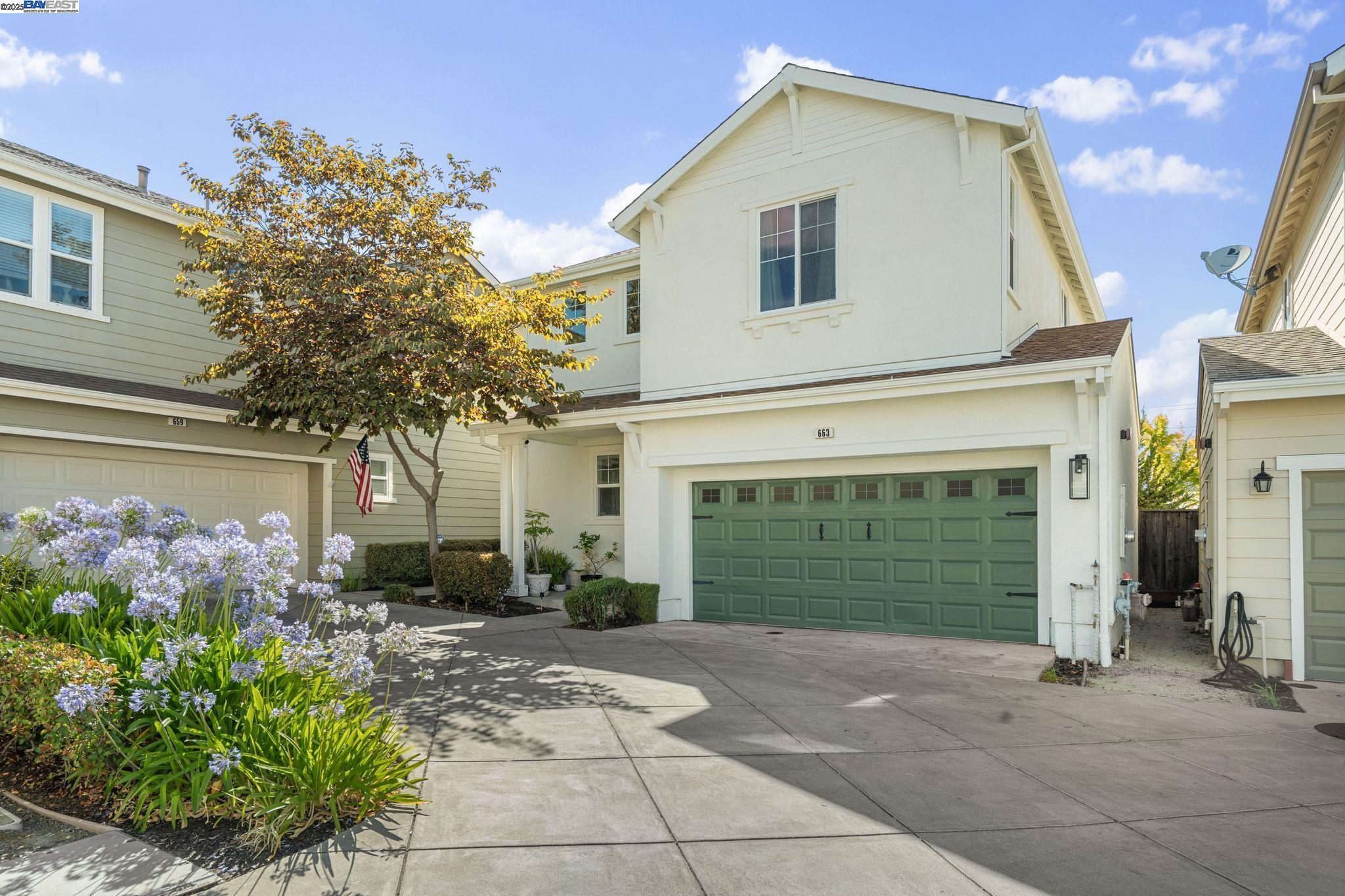 Detail Gallery Image 1 of 31 For 663 Falling Star Dr, Martinez,  CA 94553 - 3 Beds | 2/1 Baths
