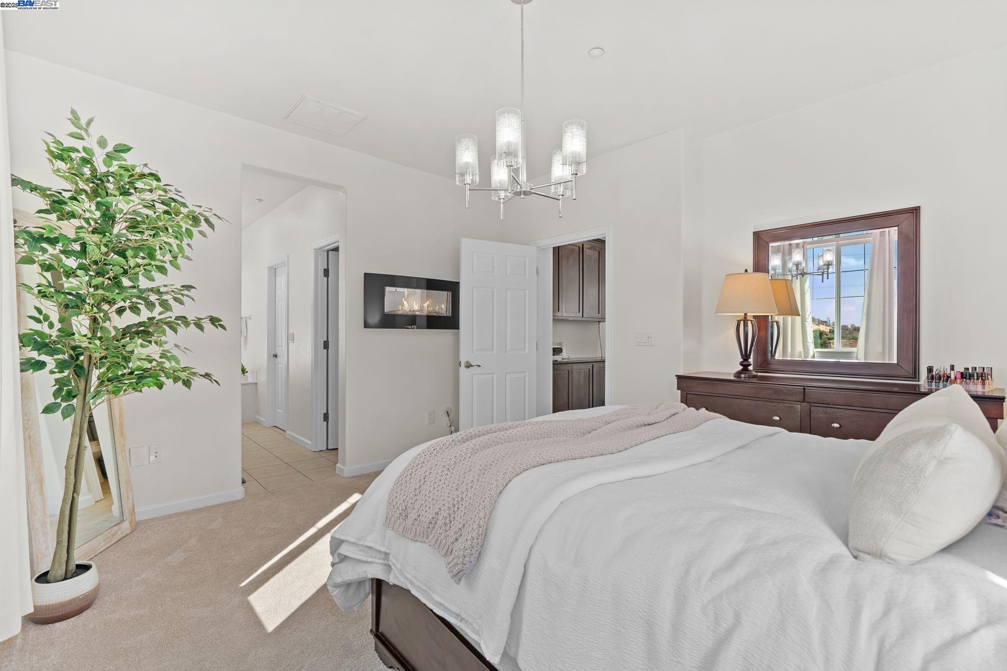 Detail Gallery Image 16 of 31 For 663 Falling Star Dr, Martinez,  CA 94553 - 3 Beds | 2/1 Baths