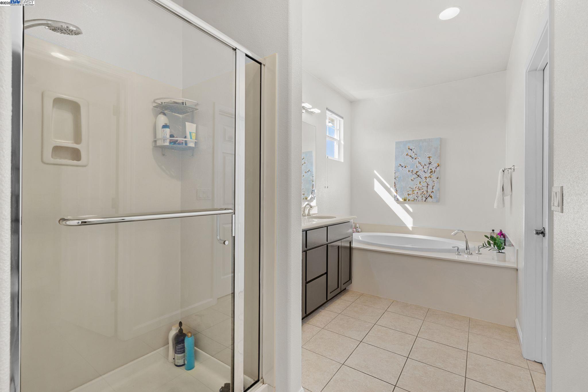 Detail Gallery Image 17 of 31 For 663 Falling Star Dr, Martinez,  CA 94553 - 3 Beds | 2/1 Baths
