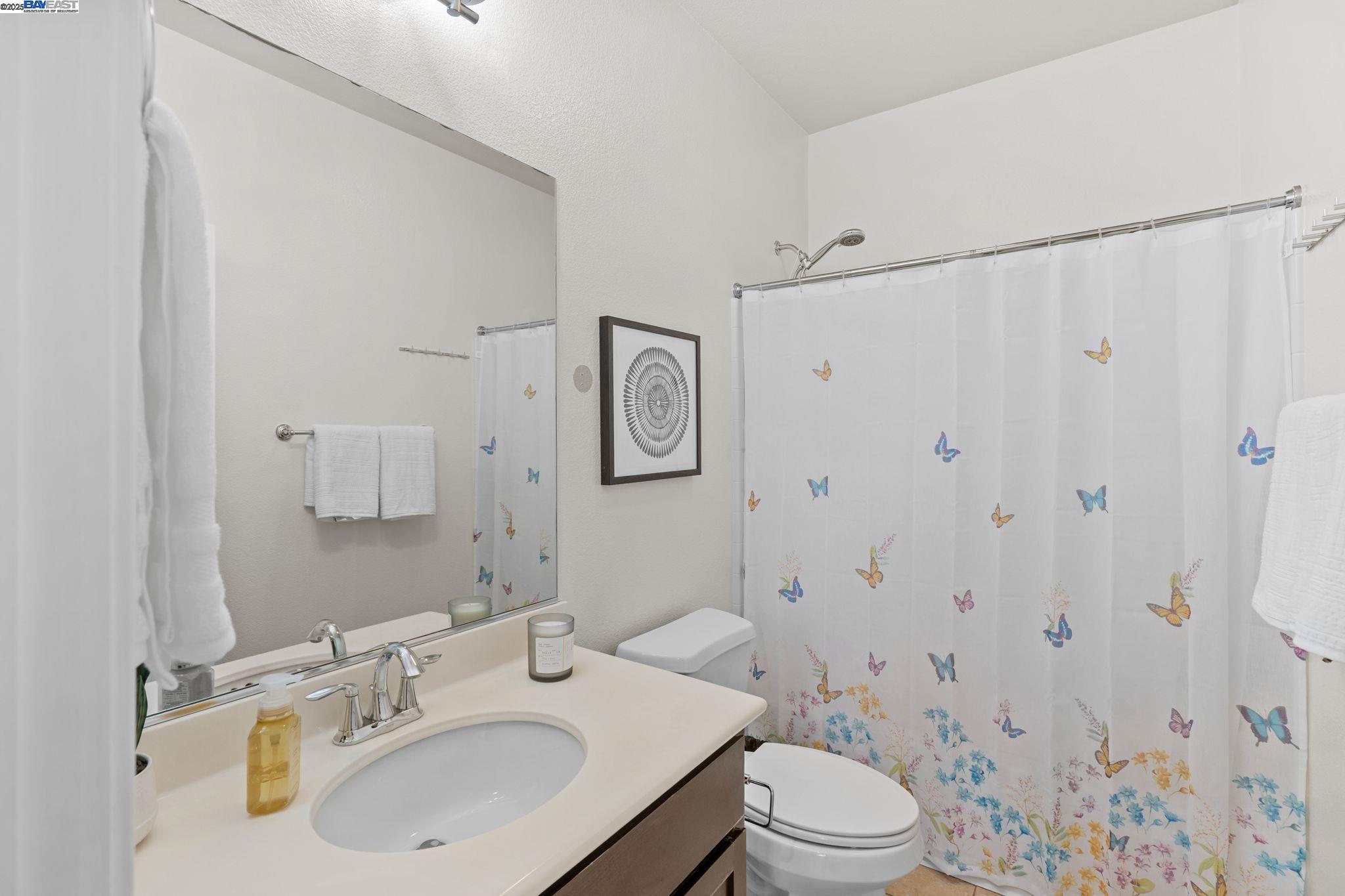 Detail Gallery Image 23 of 31 For 663 Falling Star Dr, Martinez,  CA 94553 - 3 Beds | 2/1 Baths