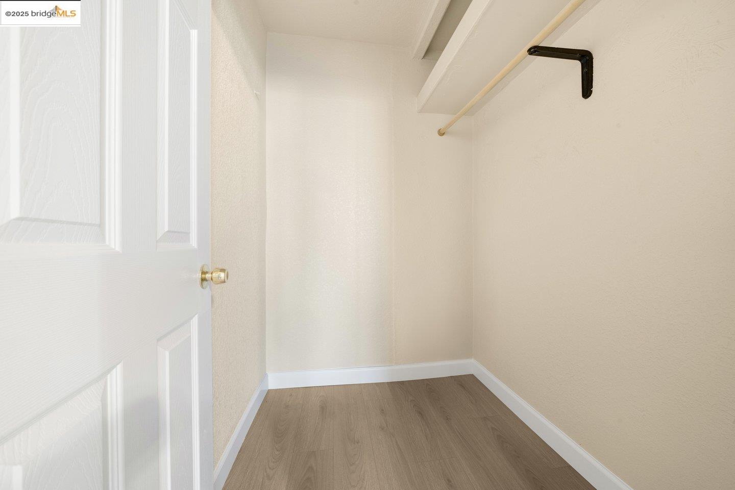 Detail Gallery Image 13 of 19 For 2020 Auseon Ave, Oakland,  CA 94621 - 3 Beds | 1 Baths