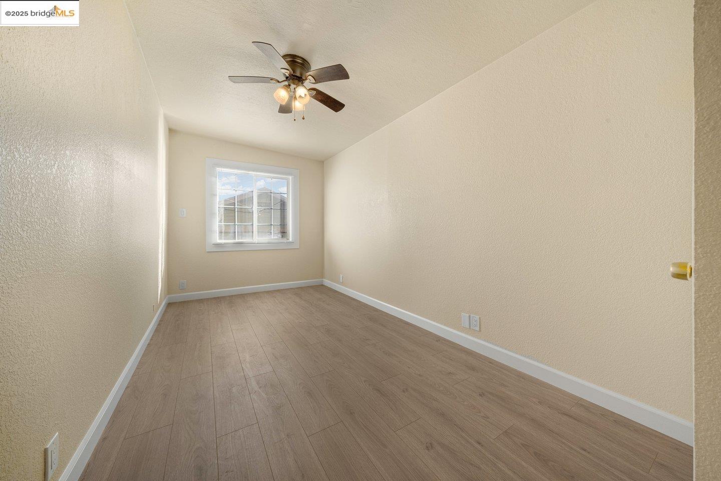 Detail Gallery Image 16 of 19 For 2020 Auseon Ave, Oakland,  CA 94621 - 3 Beds | 1 Baths