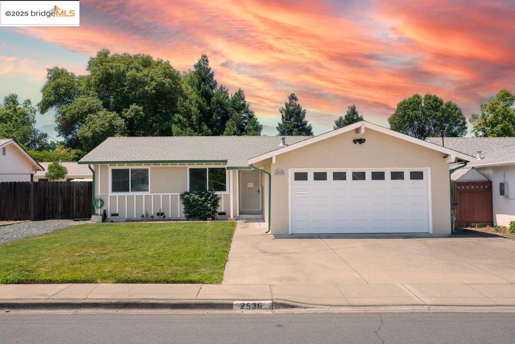 Detail Gallery Image 1 of 1 For 2536 Prestwick Ave, Concord,  CA 94519 - 4 Beds | 2 Baths