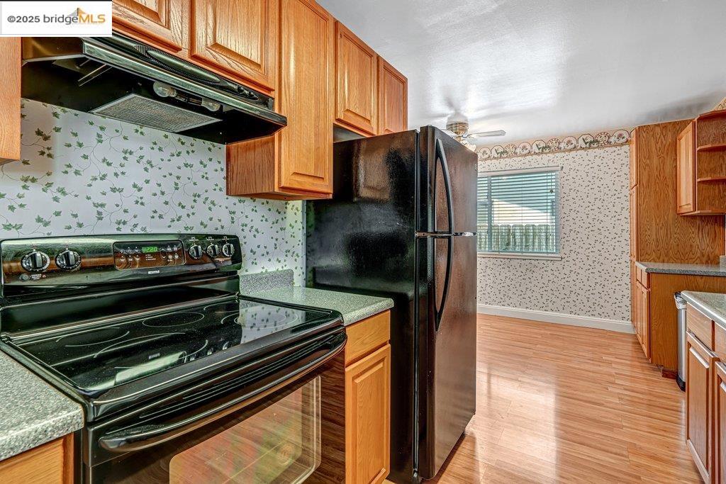 Detail Gallery Image 12 of 35 For 2536 Prestwick Ave, Concord,  CA 94519 - 4 Beds | 2 Baths