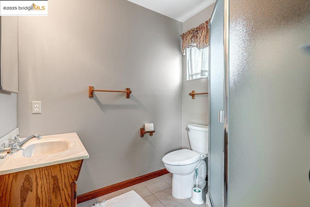 Detail Gallery Image 15 of 35 For 2536 Prestwick Ave, Concord,  CA 94519 - 4 Beds | 2 Baths