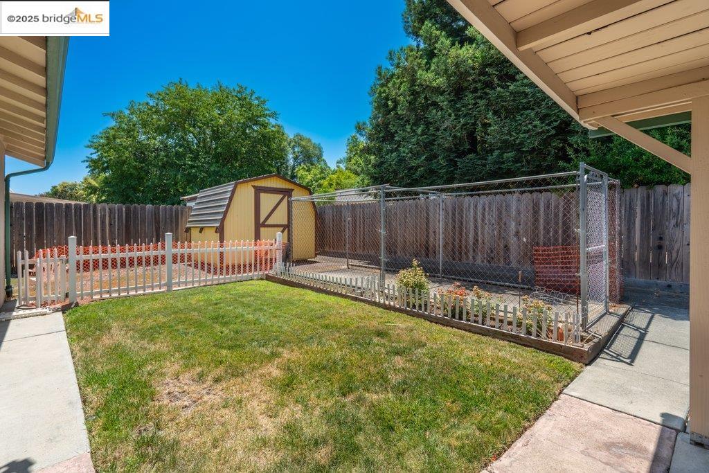 Detail Gallery Image 23 of 35 For 2536 Prestwick Ave, Concord,  CA 94519 - 4 Beds | 2 Baths