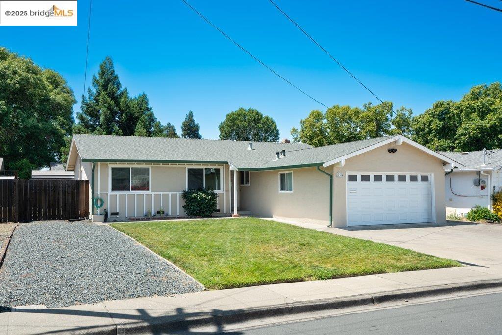 Detail Gallery Image 4 of 35 For 2536 Prestwick Ave, Concord,  CA 94519 - 4 Beds | 2 Baths