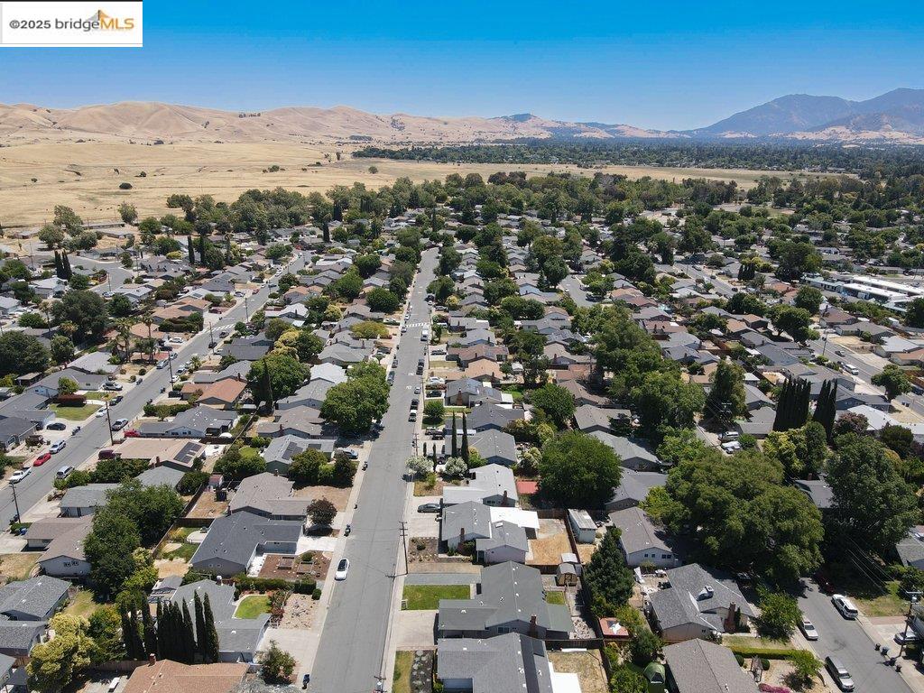 Detail Gallery Image 32 of 35 For 2536 Prestwick Ave, Concord,  CA 94519 - 4 Beds | 2 Baths
