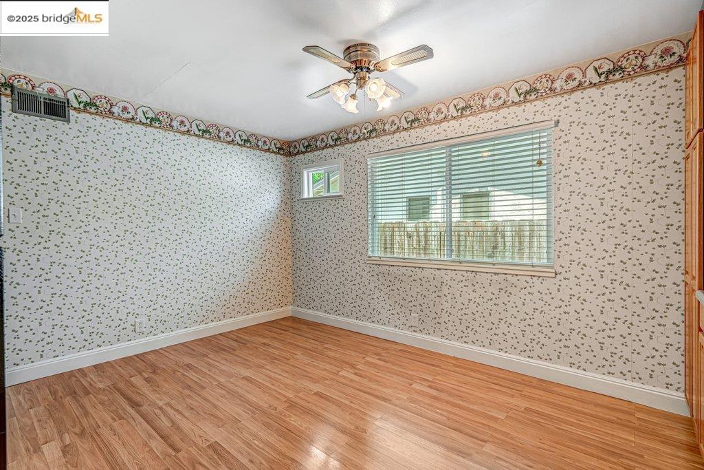 Detail Gallery Image 8 of 35 For 2536 Prestwick Ave, Concord,  CA 94519 - 4 Beds | 2 Baths
