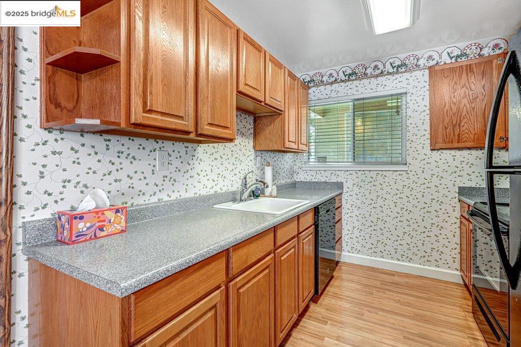 Detail Gallery Image 10 of 35 For 2536 Prestwick Ave, Concord,  CA 94519 - 4 Beds | 2 Baths