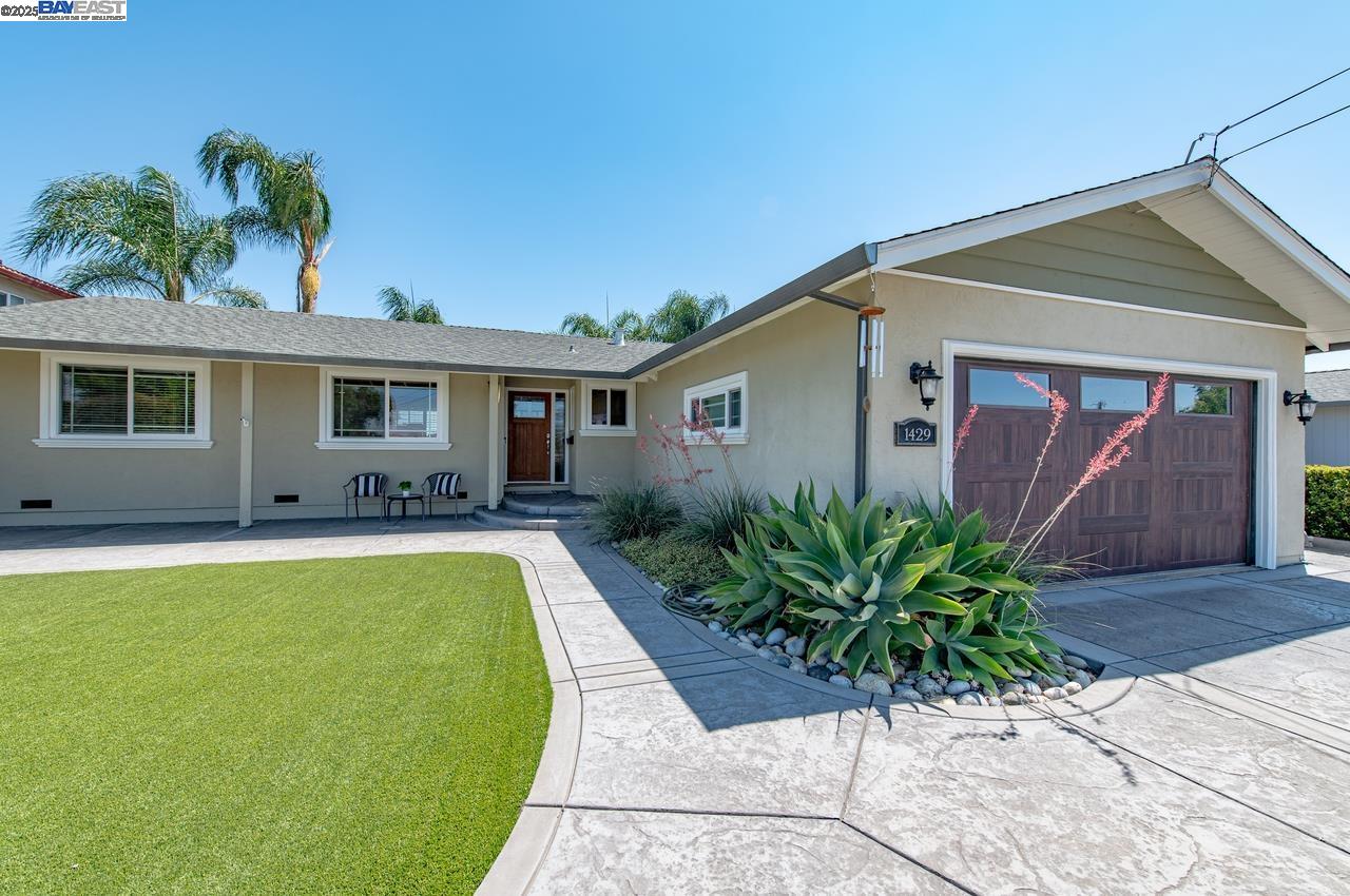 Detail Gallery Image 2 of 53 For 1429 Columbus Ave, Livermore,  CA 94550 - 3 Beds | 2 Baths