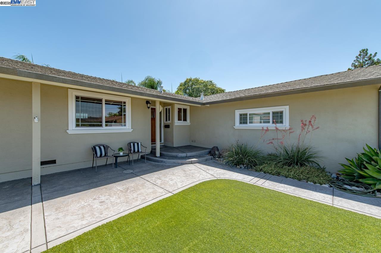 Detail Gallery Image 3 of 53 For 1429 Columbus Ave, Livermore,  CA 94550 - 3 Beds | 2 Baths