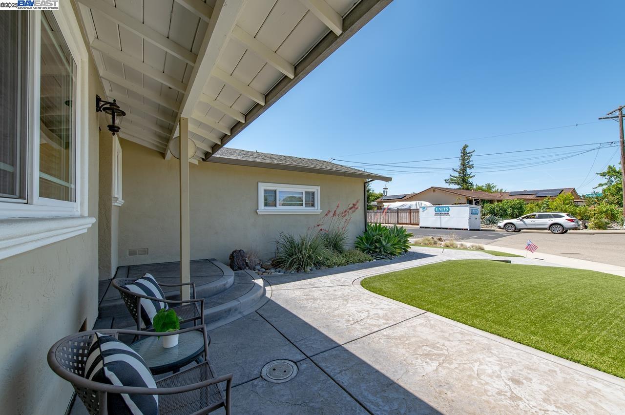 Detail Gallery Image 5 of 53 For 1429 Columbus Ave, Livermore,  CA 94550 - 3 Beds | 2 Baths