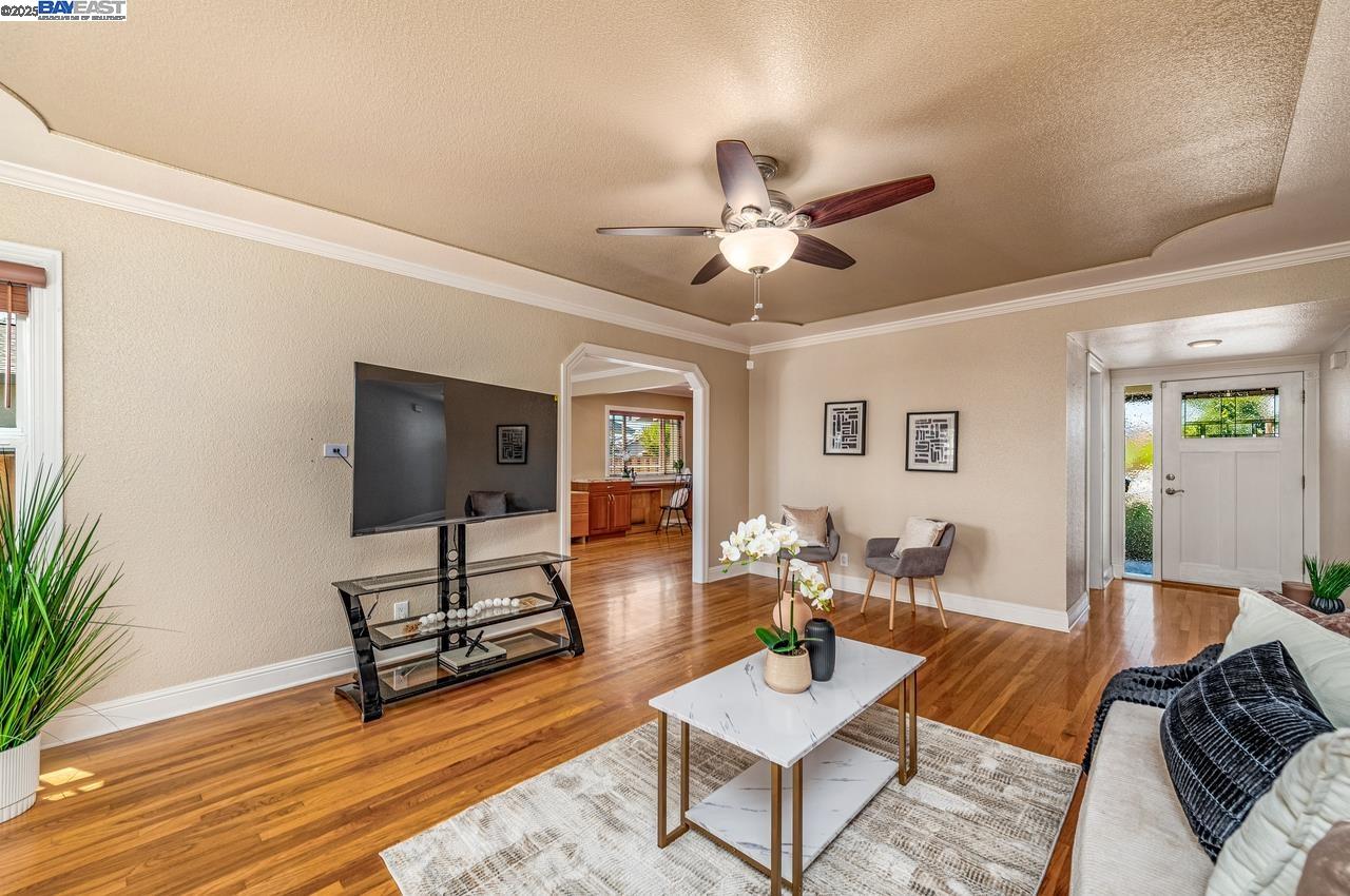 Detail Gallery Image 10 of 53 For 1429 Columbus Ave, Livermore,  CA 94550 - 3 Beds | 2 Baths
