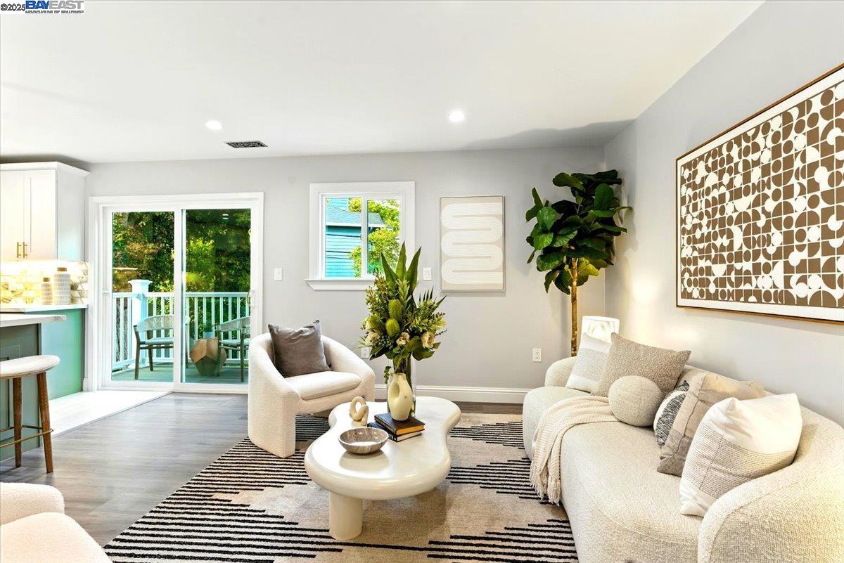 Detail Gallery Image 15 of 31 For 590 Cherry Ave, San Bruno,  CA 94066 - 3 Beds | 2/1 Baths