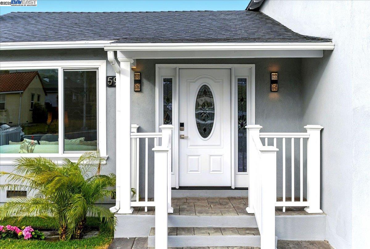 Detail Gallery Image 3 of 31 For 590 Cherry Ave, San Bruno,  CA 94066 - 3 Beds | 2/1 Baths